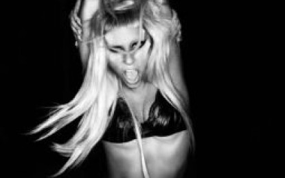 Lady Gaga quer estrear nova turnê em 2012