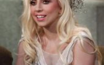 Lady Gaga é processada em U$5 milhões por causa de braceletes beneficentes