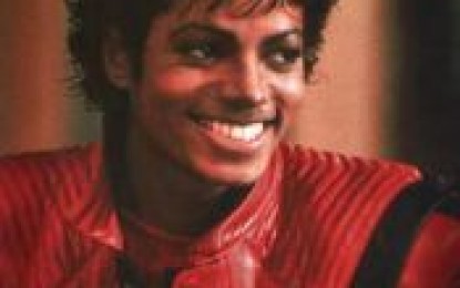 Jaqueta usada por Michael Jackson em "Thriller" é leiloada por US$ 1.8 milhões