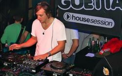 David Guetta, o DJ mais poderoso do mundo, faz aniversário; relembre seus amigos influentes.