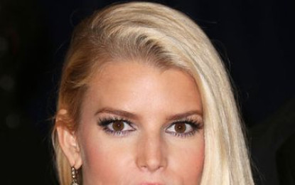 Jessica Simpson surpreende em selfie ao luar para aniversário de 42 anos: ‘Hora de Rock ‘n’ Roll’